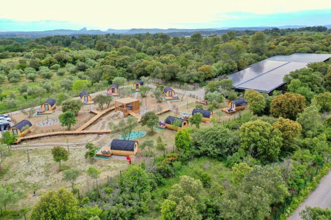 Camping Les Pres Du Roi Sommières Exteriör bild