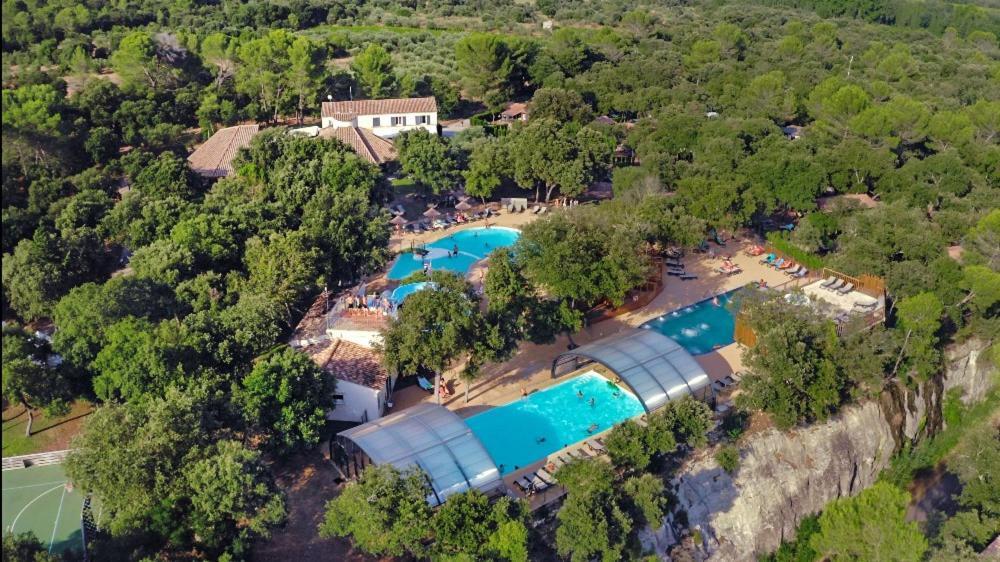 Camping Les Pres Du Roi Sommières Exteriör bild