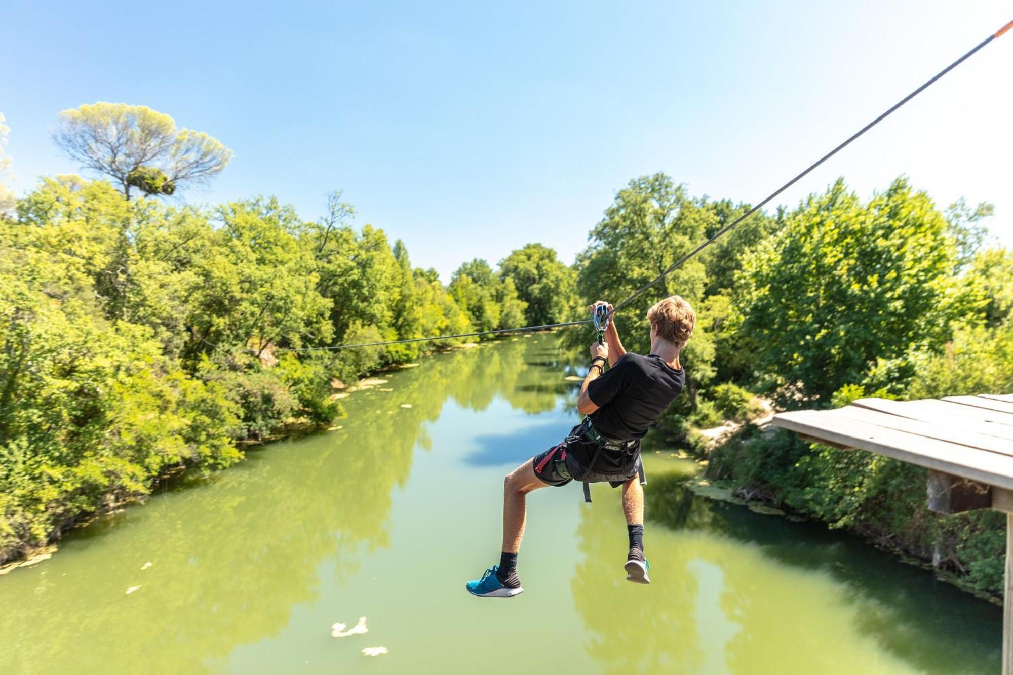 Camping Les Pres Du Roi Sommières Exteriör bild